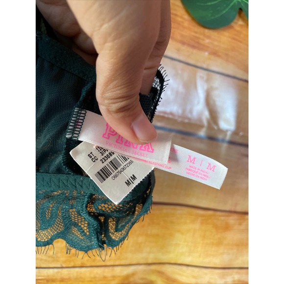 Victoria's Secret Date Lightly Lined Bralette Size Medium NWT - Picture 6 of 7